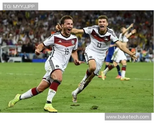 当今足坛超级球星纷纷崭露头角 谁将成为未来的传奇人物