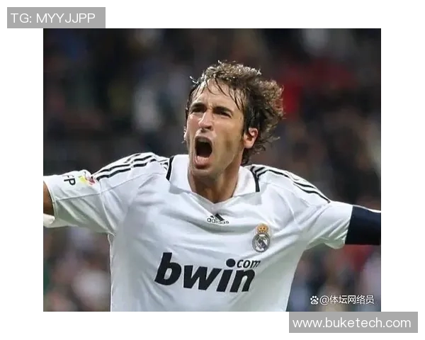 足球传奇球星经典瞬间:勾画永恒辉煌与激情的足坛传奇记忆 足球传奇球星经典瞬间:勾画永恒辉煌与激情的足坛传奇记忆