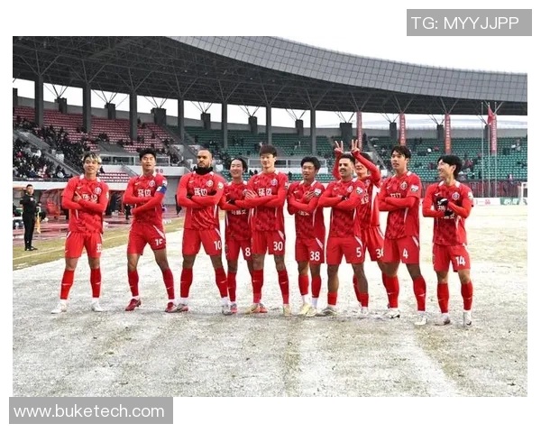 足球队成败关键在于球星发挥还是整体配合，如何平衡二者之间的关系